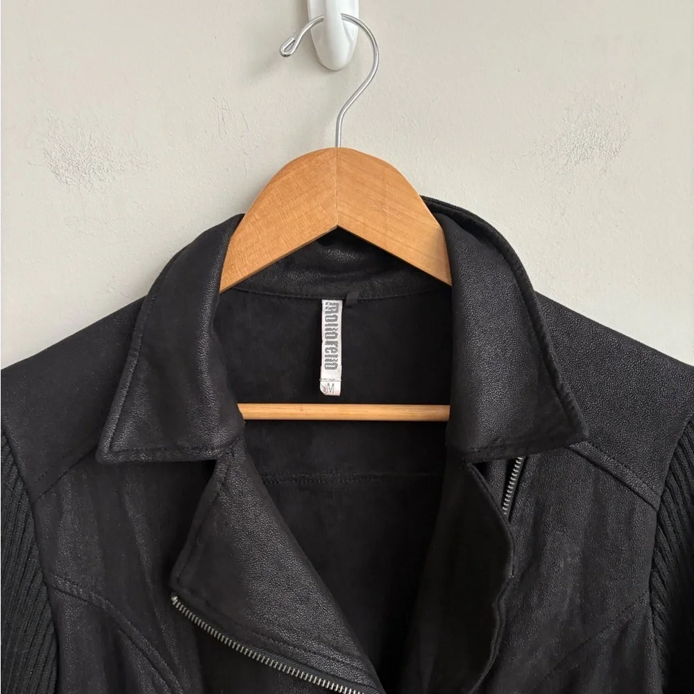 Monoreno black faux